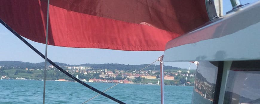 Segel der Schulungsjacht auf dem Bodensee